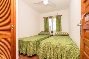 3 chambres, fer et planche à repasser, accès Internet, draps fournis