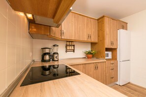 Kühlschrank, Mikrowelle, Geschirrspüler