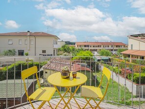 Outdoor dining - In the heart of Tuscany, cozy apartment close to all services (Capannoli)