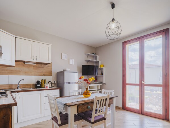 Fridge, microwave, stovetop, coffee/tea maker - In the heart of Tuscany, cozy apartment close to all services (Capannoli)