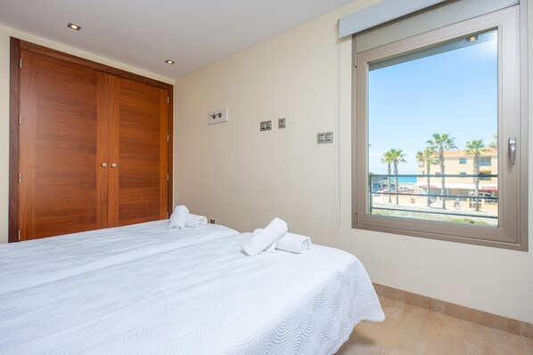 3 habitaciones, acceso a internet y ropa de cama