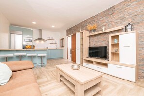 TV - Casa Azul - Two Bedroom Villa, Sleeps 4 (La Ribera de la Oliva)