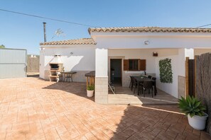 Outdoor dining - Casa Azul - Two Bedroom Villa, Sleeps 4 (La Ribera de la Oliva)