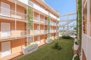 Property grounds - Las Americas - One Bedroom Apartment, Sleeps 2 (Islantilla)