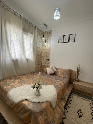 2 habitaciones, tabla de planchar con plancha, wifi y ropa de cama 