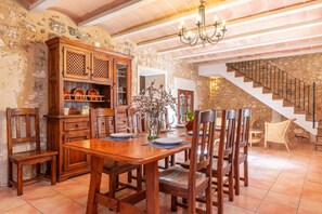 Dining - S'alqueria Rotja - Five Bedroom Villa, Sleeps 10 (Santañy)
