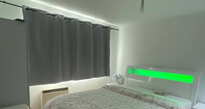 UPPAMOST luxury home,One room, in share house.