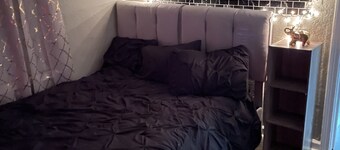 Bumble Bee Cottage w/hot tub