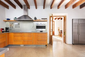 Kühlschrank, Mikrowelle, Geschirrspüler