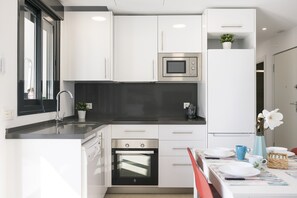 Frigorifero, microonde, lavastoviglie, tostapane