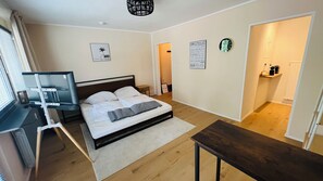 1 bedroom, free WiFi, bed sheets
