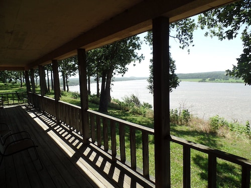 Superior Suite w/ Full Kitchen on the Bluff