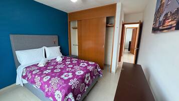 3 bedrooms, iron/ironing board, free WiFi