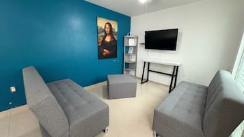 3 bedrooms, iron/ironing board, free WiFi