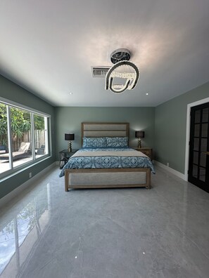 4 Schlafzimmer, Schreibtisch, Bügeleisen/Bügelbrett, kostenloses WLAN