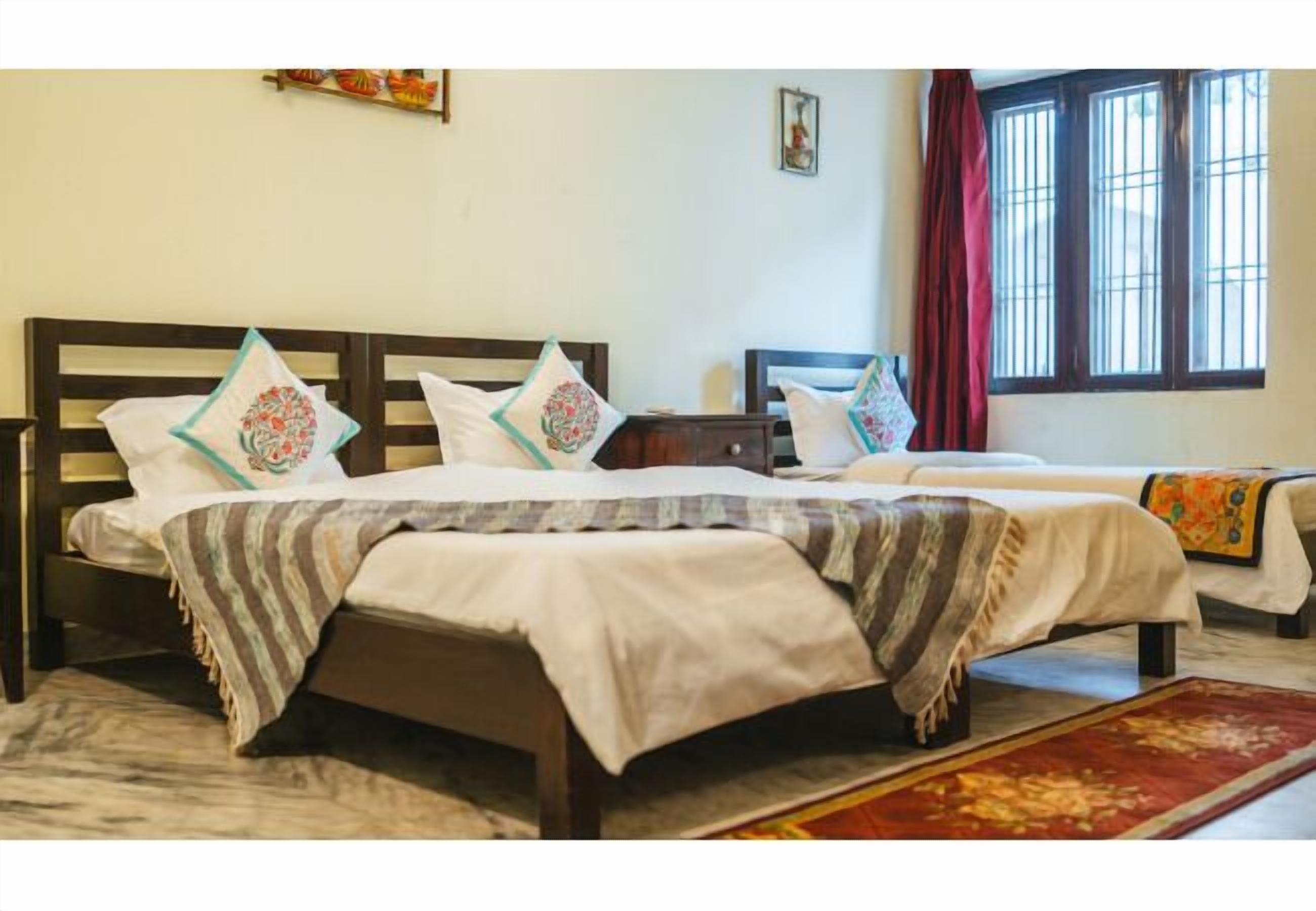 Familierom | Skrivebord, wi-fi (inkludert) og sengetøy