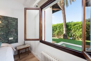 4 soverom, strykejern/-brett, internettilgang og sengetøy