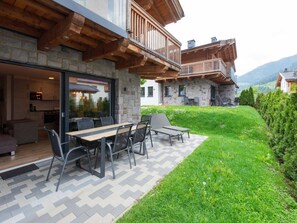 Outdoor dining - Chalet in Niedernsill near Ski Slopes (Niedernsill)