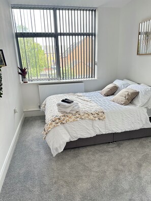 2 bedrooms, iron/ironing board, WiFi, bed sheets