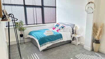 2 bedrooms, iron/ironing board, WiFi, bed sheets