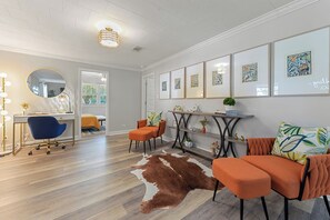 Interior - 3BR/2BA close to Beach & one block from Downtown Ocean Springs! Shelby Chateau (Ocean Springs)