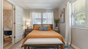 3 bedrooms, desk, iron/ironing board, free WiFi