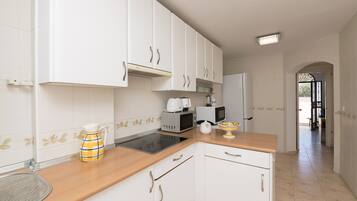 Fridge, microwave, dishwasher, toaster