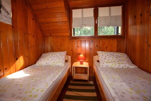 2 bedrooms, free WiFi - Holiday Home in Vrbovsko near Kamačnik Trail (Vrbovsko)