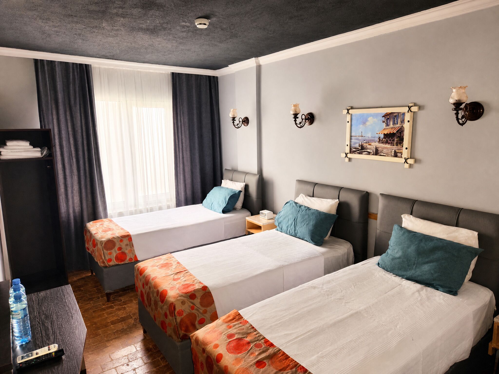Allergikerbettwaren, Minibar, Schreibtisch, schallisolierte Zimmer