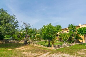 Property grounds - Marina (Pollença) - Two Bedroom Villa, Sleeps 4 (Mallorca)