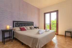 4 bedrooms, Internet, bed sheets - Finca Son Puça - Four Bedroom Villa, Sleeps 8 (Mallorca)