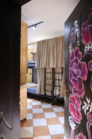 Standard Shared Dormitory | Free WiFi - Shkodra Hostel (Shkodër)