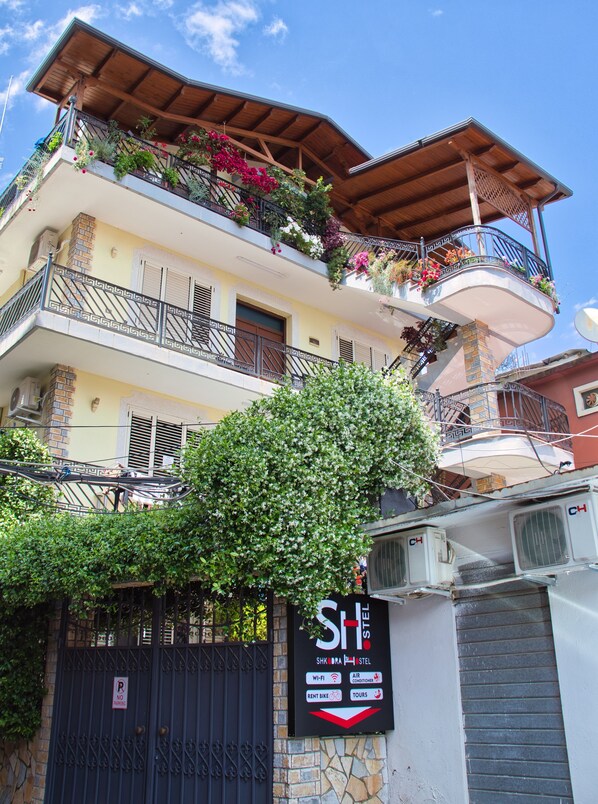 Front of property - Shkodra Hostel (Shkodër)