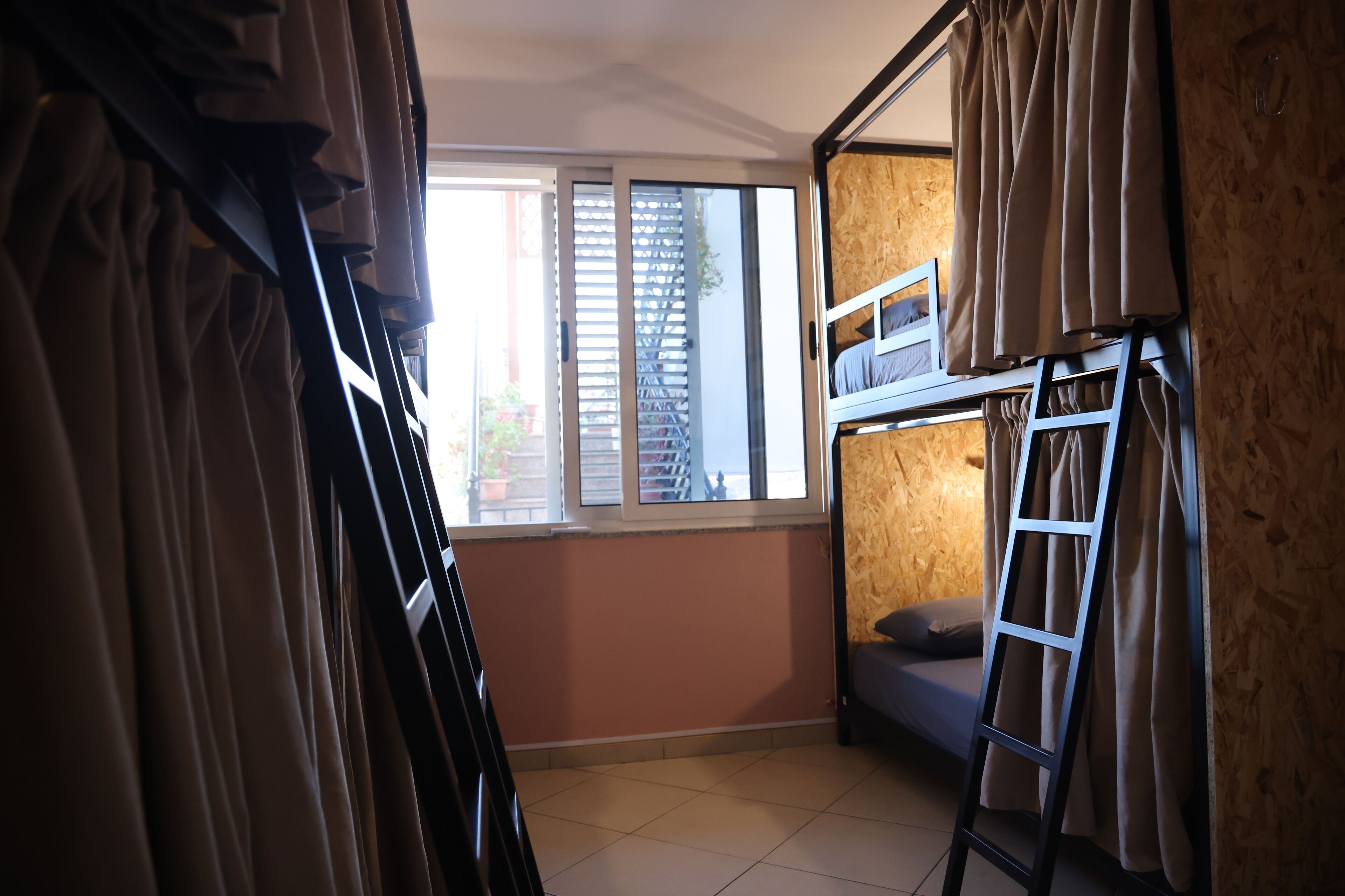 標準共用宿舍 | 免費 Wi-Fi