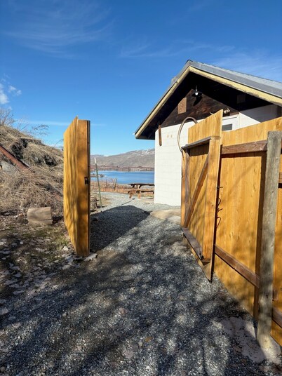 Vineyard Bunkhouse studio near Chelan