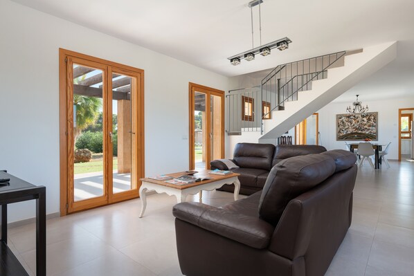 Interior - Es Regalo (Pérgola) - Three Bedroom Villa, Sleeps 6 (Mallorca)