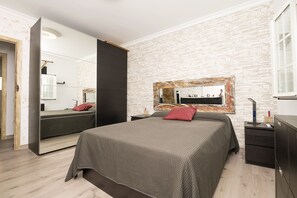 2 chambres, fer et planche à repasser, accès Internet, draps fournis