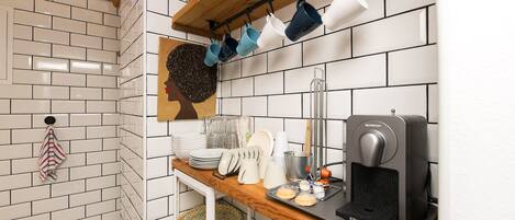 Frigorífic, microones i trona