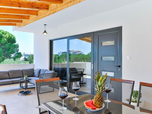 Holiday Home Bibinje near the Sea