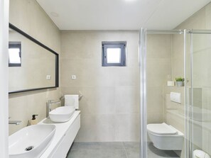 Douche, séchoir à cheveux