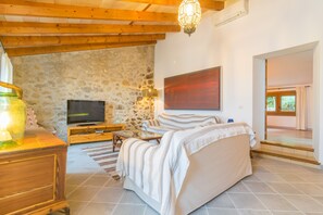 TV - Sa Casa De Ses Bicicletes (Caimari)