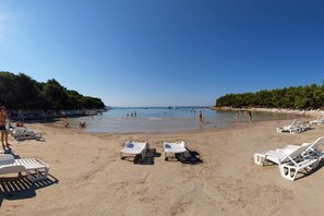 Beach - Villa in Pakoštane near Beach & Pool (Pakostane)