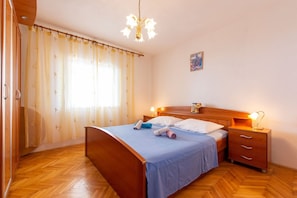 3 bedrooms, free WiFi - Apartment in Tribalj with Sea View and Beach (Tribanj Kruščica)