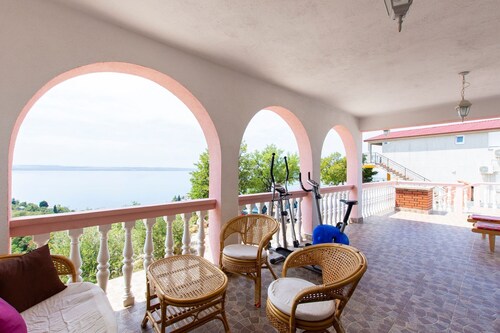 Wohnung in Tribalj mit Meerblick und Strand
