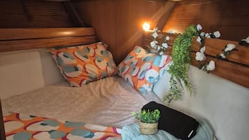 3 bedrooms, bed sheets