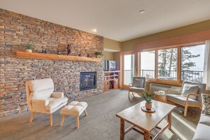 Smart TV, fireplace, offices