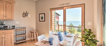 Tofte Superior Lakefront 2BR | Beach Access | Near Lutsen | Hiking | EV Charger