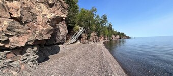 Tofte Superior Lakefront 2BR | Beach Access | Near Lutsen | Hiking | EV Charger
