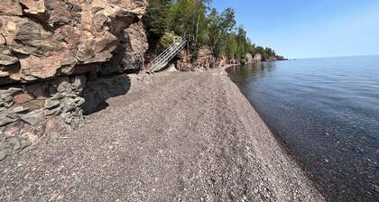Tofte Superior Lakefront 2BR | Beach Access | Near Lutsen | Hiking | EV Charger