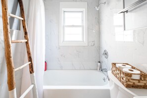 Electronic bidet
